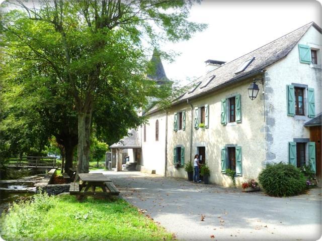 Gites Communaux A Lourdios Ngoại thất bức ảnh