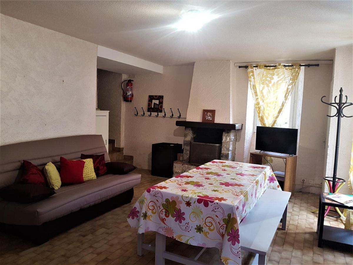 Gites Communaux A Lourdios Ngoại thất bức ảnh
