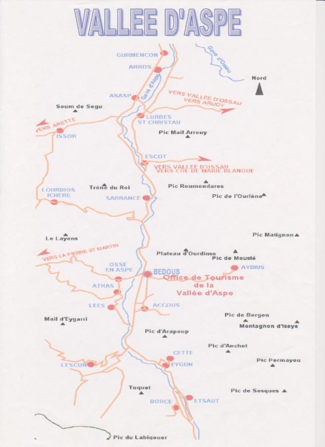Gites Communaux A Lourdios Ngoại thất bức ảnh